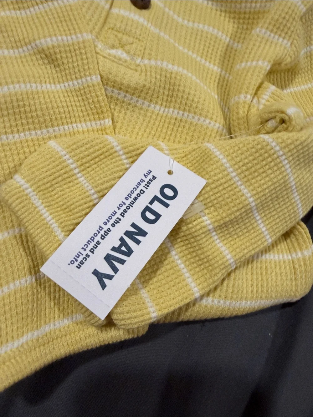 Old Navy allover fit sleeves